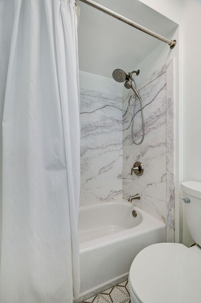 Building Photo - Welcome to this stunning 3-bedroom, 2-bath, single-story home that has been completely renovated ...