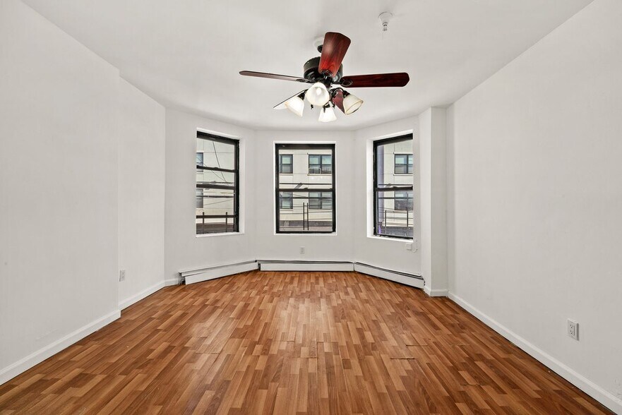 Building Photo - 80 Park Ave
