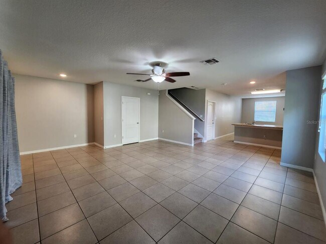 Building Photo - 335 Arbor Lakes Dr