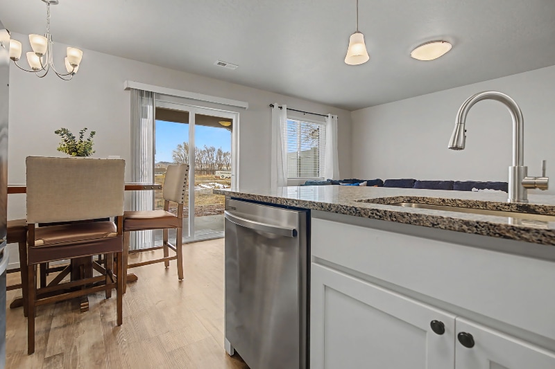 Building Photo - 2350 Gln Cyn Ave