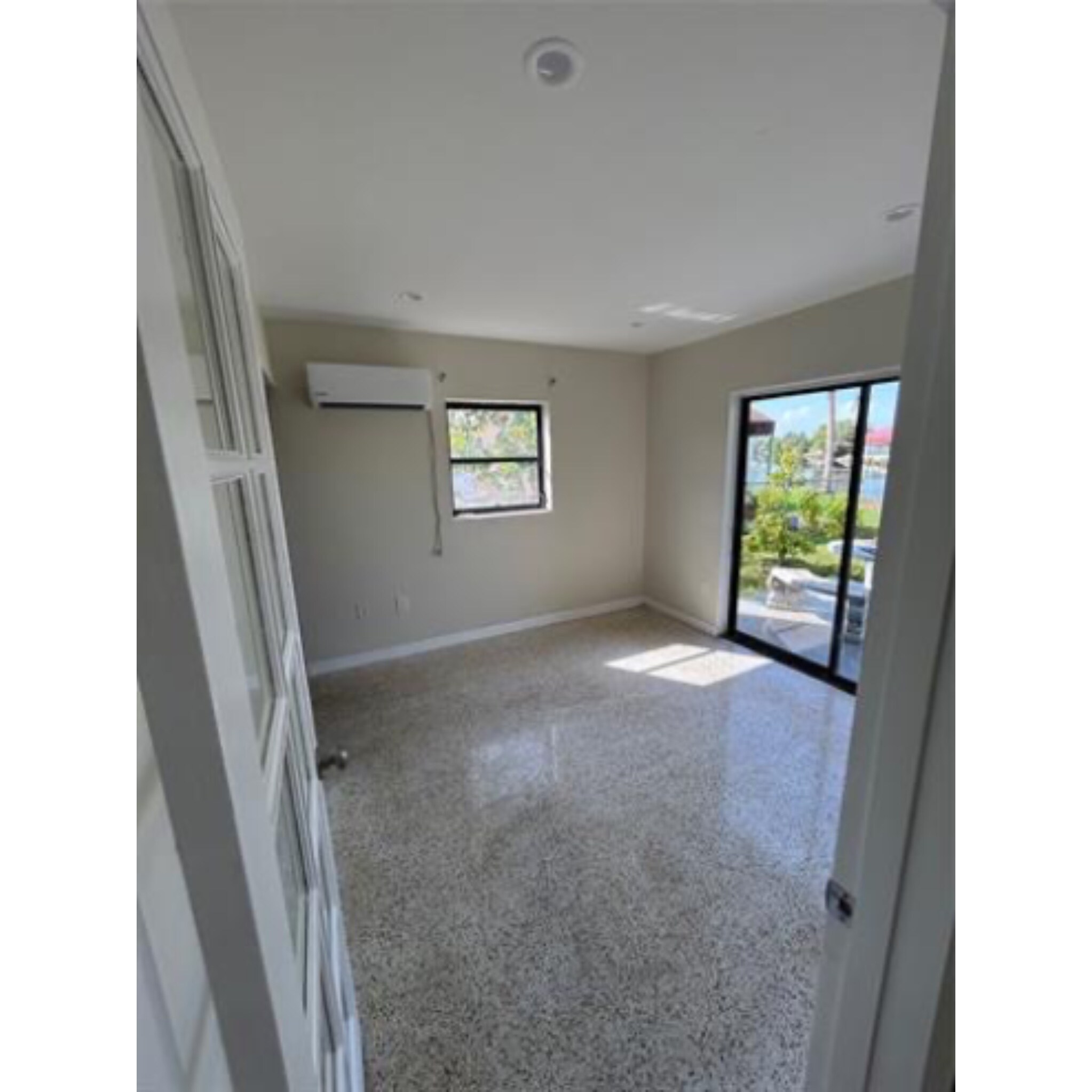 Building Photo - 2020 SW 127th Ct