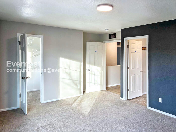 Building Photo - 3907 Heatherwood Cir