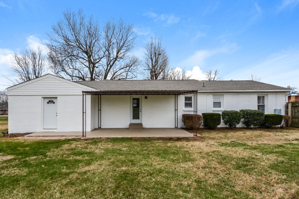 Building Photo - 113 Elementary Dr