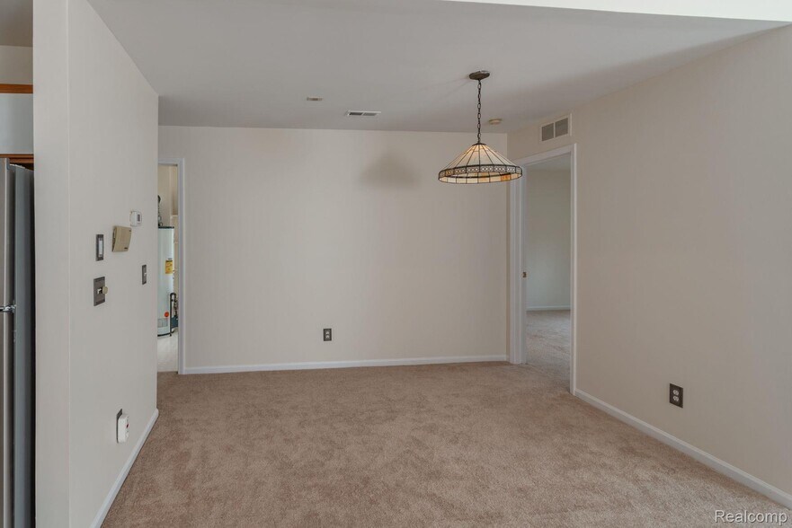 Building Photo - 42741 Lilley Pointe Dr