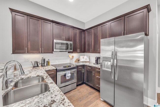 Building Photo - 708 Barristers Ct
