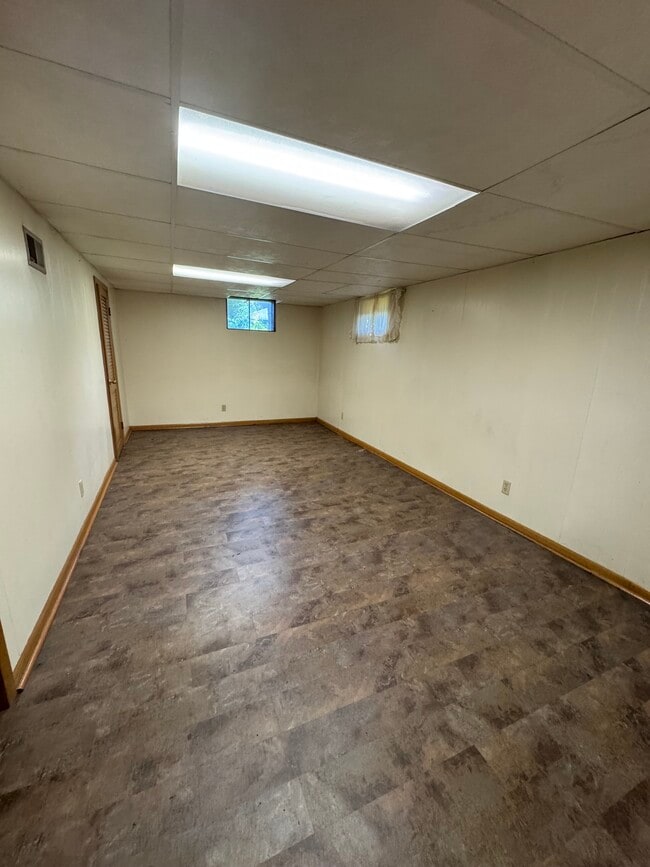 Building Photo - 510-512 Elm Street Duplex