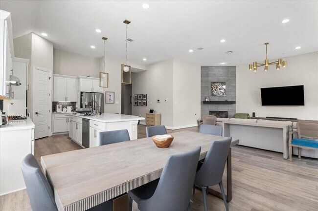 Building Photo - 1504 Saddlespur Ln