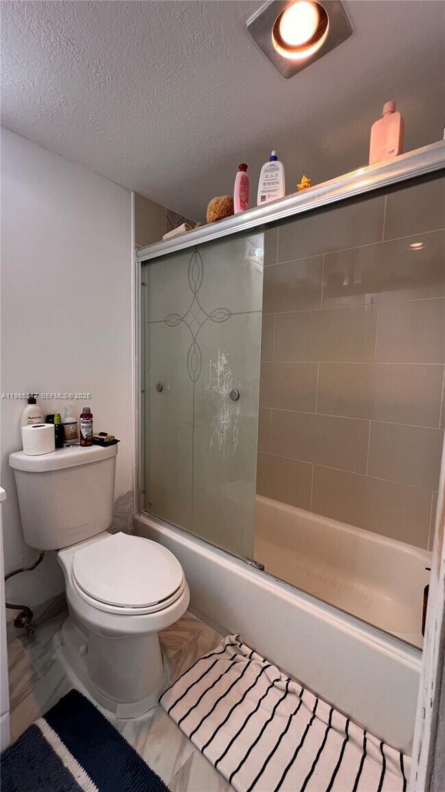 Building Photo - 1750 James Ave