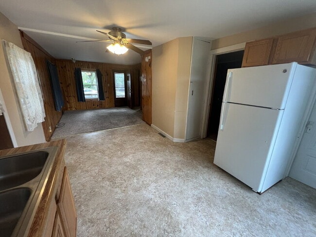 Building Photo - 131 N Fair Oaks Ave