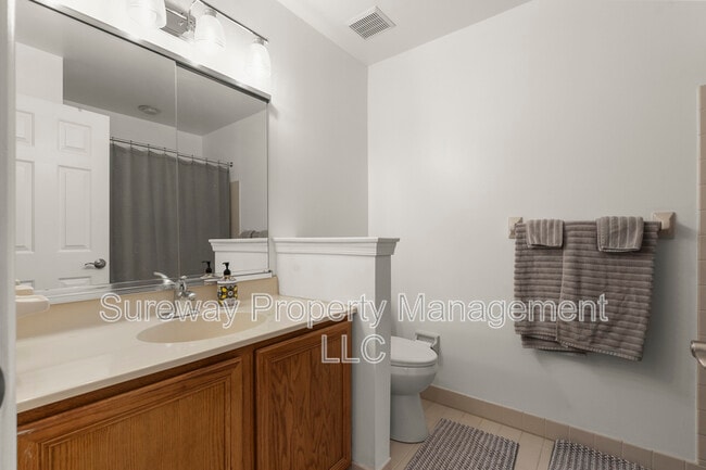 Building Photo - 2028 Greenes Way Cir