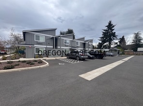 Building Photo - Newer 2-Bedroom Apartment located off Jasper rd in South Springfield