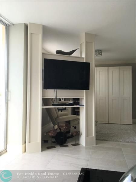 Building Photo - 1777 SE 15th St