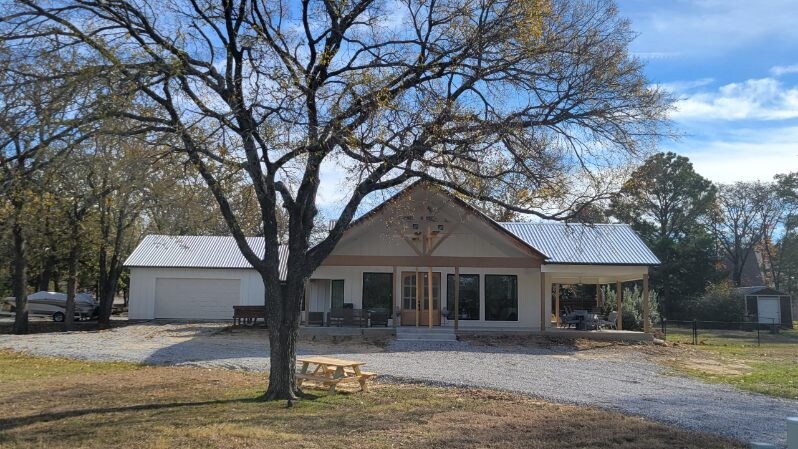 Building Photo - 317 Kiowa Dr E