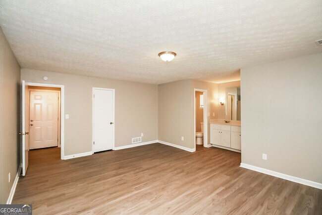 Building Photo - 8178 Winewood Way