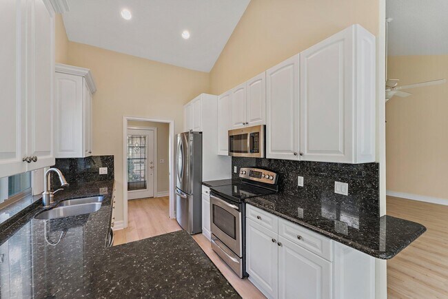 Building Photo - 118 Knoll Way