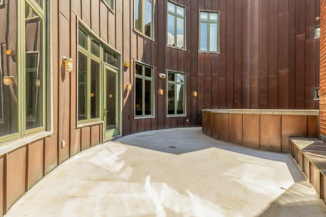 Building Photo - 1700 Kalorama Rd NW