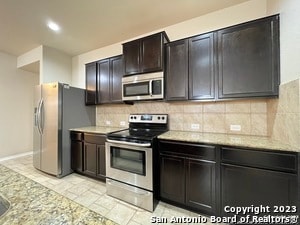 Building Photo - 1713 London Blue