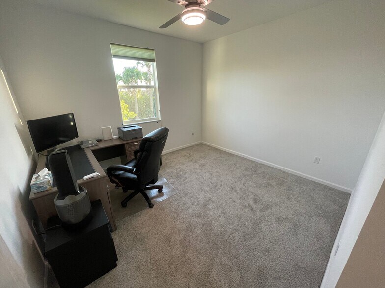 Building Photo - 11621 SW Lyra Dr.