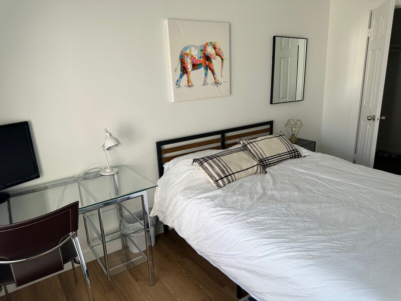 Building Photo - 10111 Golden Meadow Dr