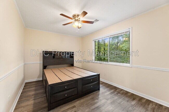 Building Photo - 652 Bantry Ln