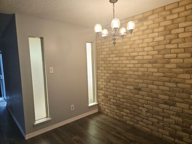 Building Photo - 2/2 Duplex in Leon Valley