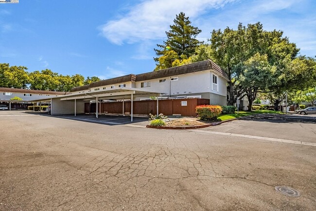 Building Photo - 4446 Seminole Way