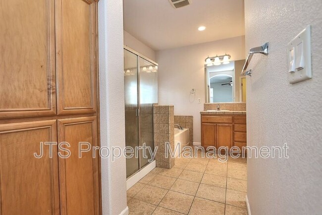 Building Photo - 5441 Mossy Stone Way