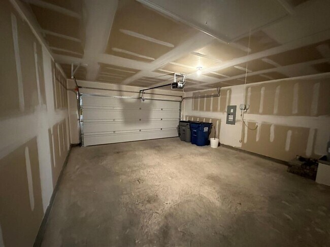 Building Photo - 5319 Braemar Wy