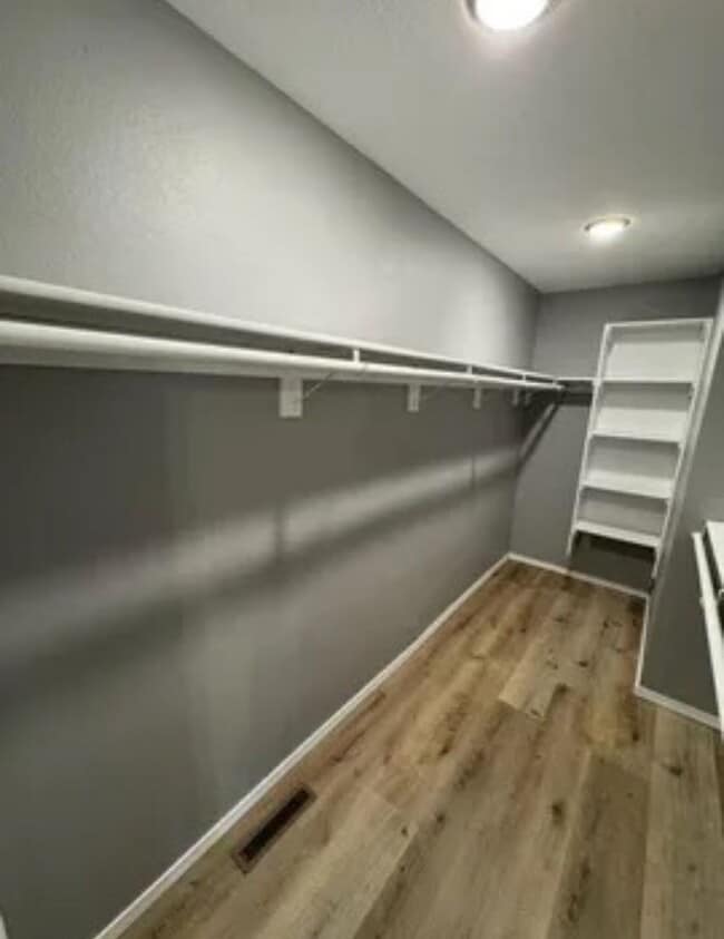 Building Photo - 5 bed/3 bath house