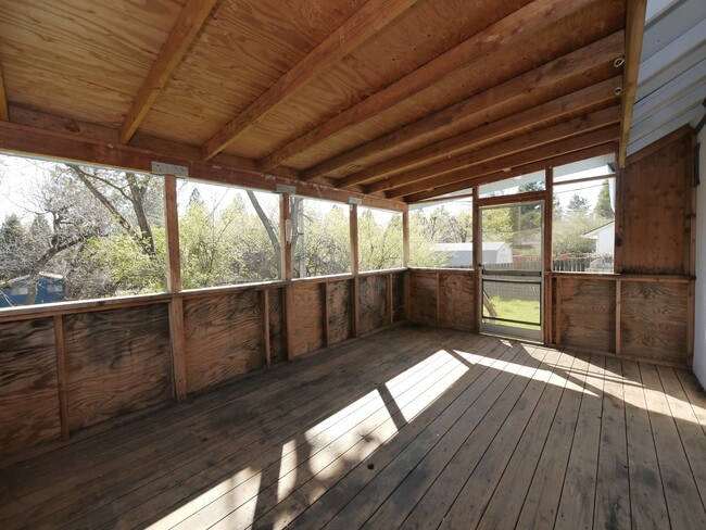 Building Photo - 41 Veterans Ln