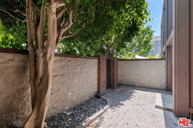 Building Photo - 13044 Mindanao Wy