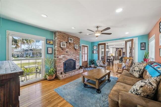 Building Photo - 701 W 32nd St