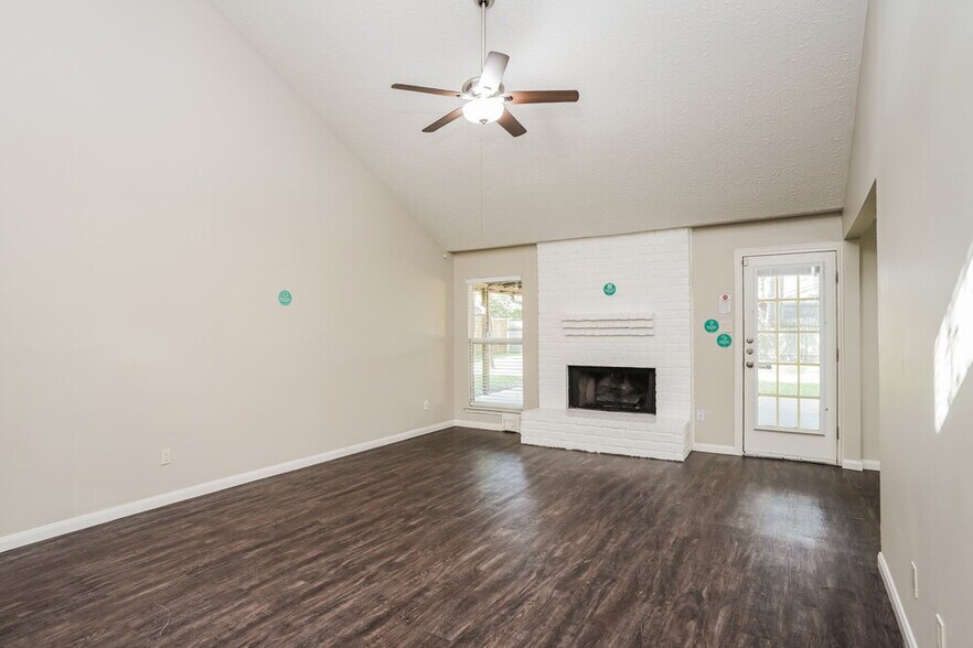 Building Photo - 11918 Cottonwood Ln