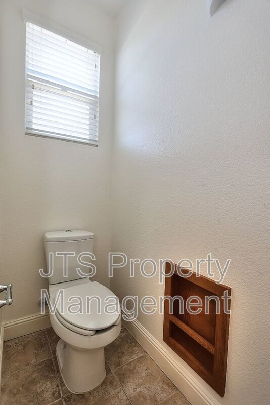 Building Photo - 3403 Oselot Way