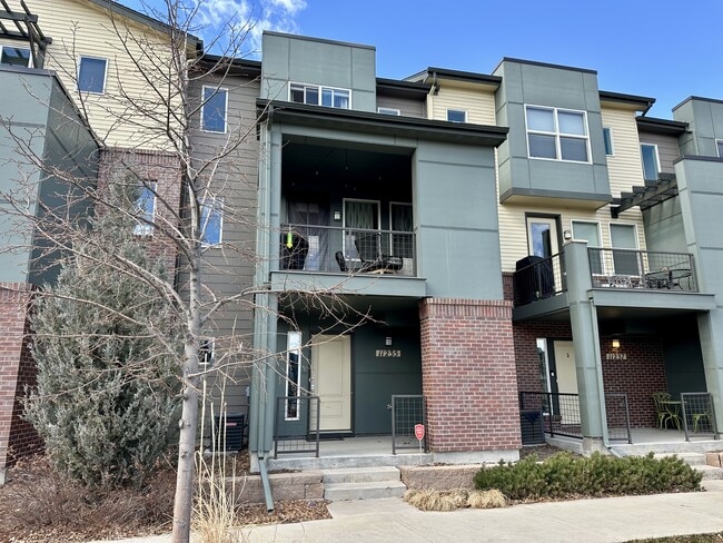 Building Photo - 11235 Colony Row