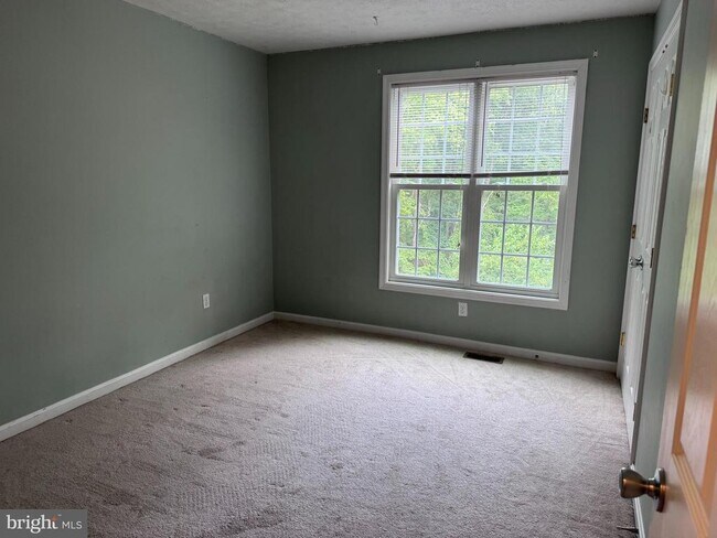 Building Photo - 23047 Gunston Dr