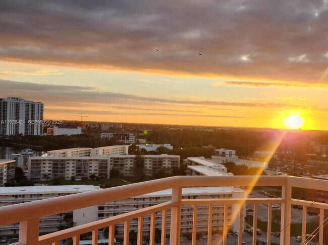 Building Photo - 18041 Biscayne Blvd