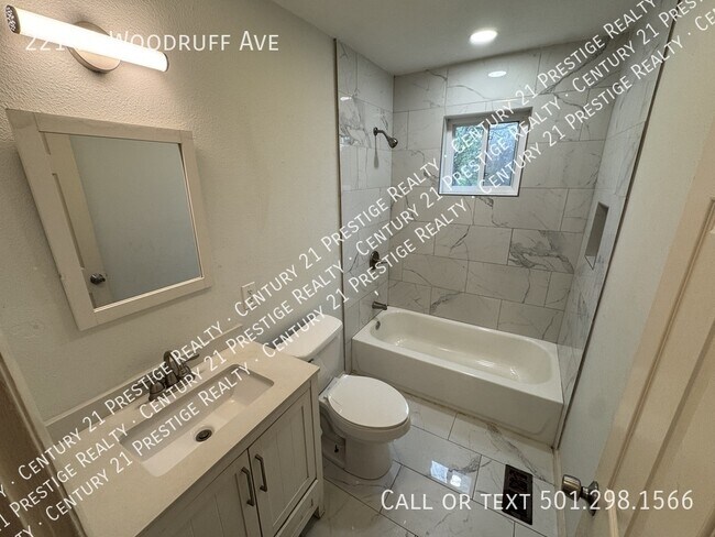 Building Photo - 221 W Woodruff Ave