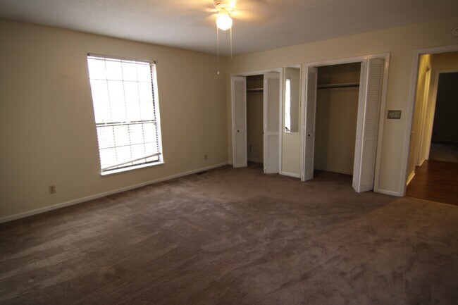 Building Photo - 2 Bedroom Home for rent in St. B Area!