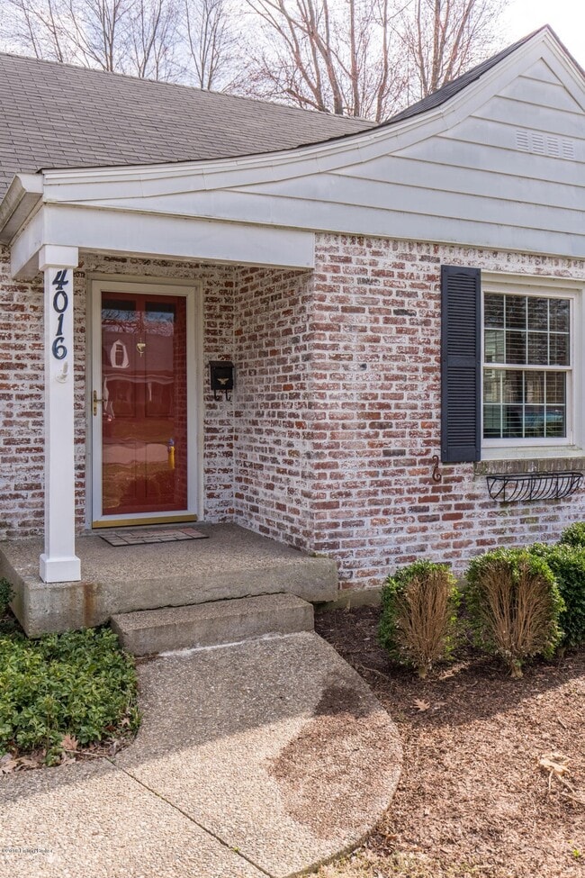Building Photo - 4016 Hillsboro Rd