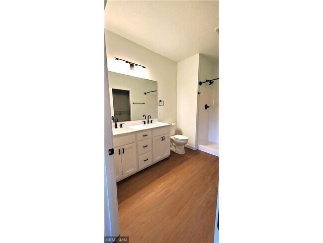 Building Photo - 1229-1231 Wisteria Ln