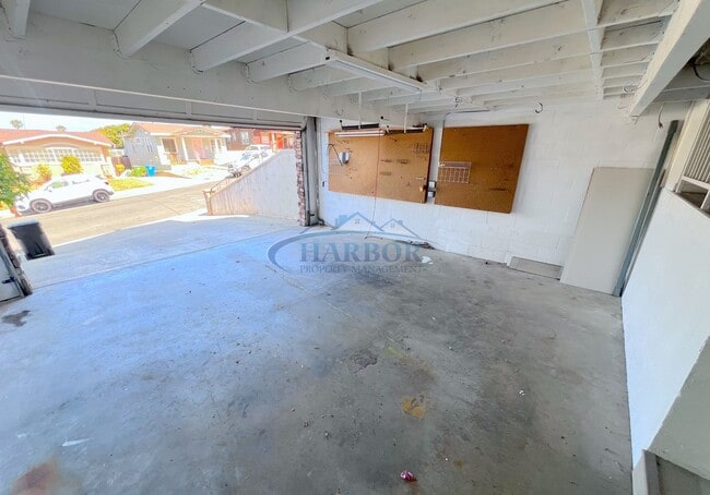 Building Photo - 3507 S Kerckhoff Ave