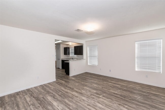 Building Photo - 5312 Rio Ramos St