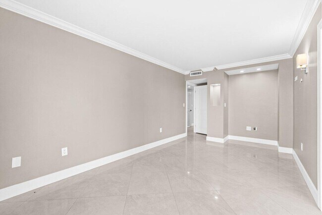 Building Photo - 5070 N Ocean Dr