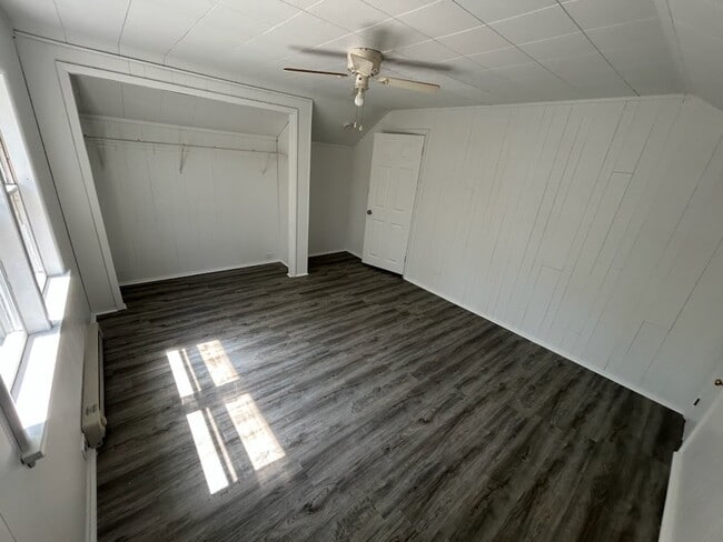 Building Photo - 114 W Alexander St