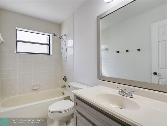 Building Photo - 9420 NW 31st Pl