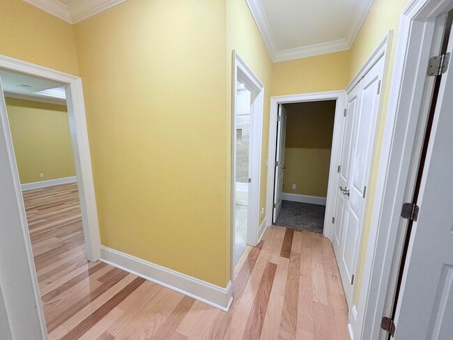 Building Photo - 855 Avery Park Dr