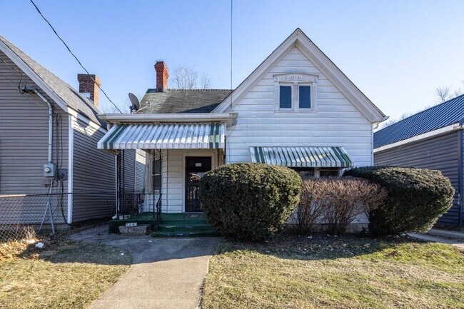 Building Photo - 564 Pemberton St