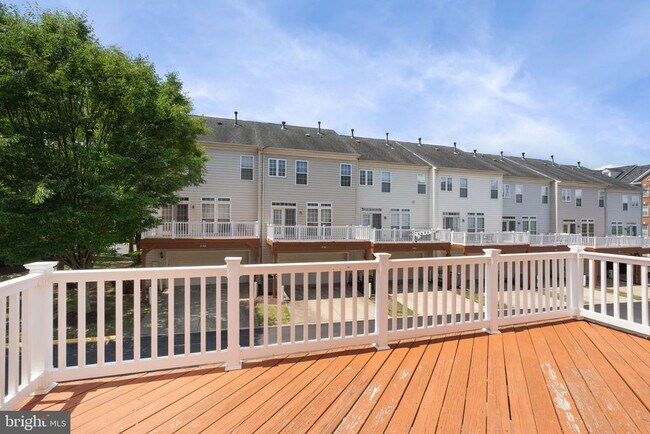 Building Photo - 2225 Potomac Club Pkwy