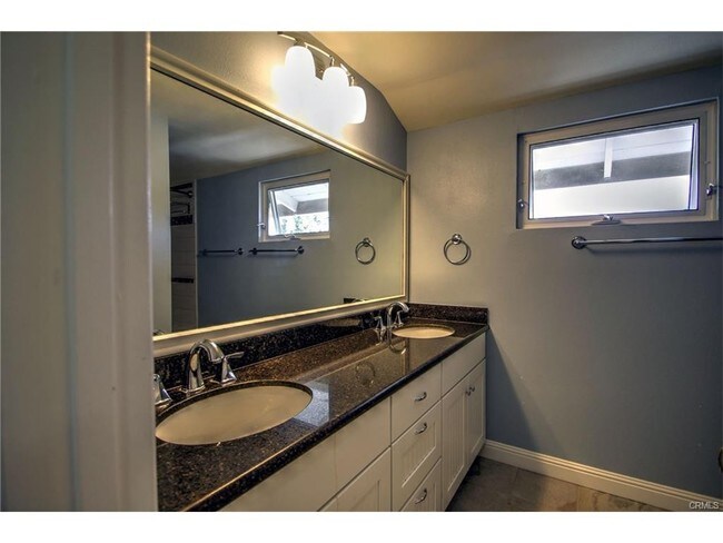 Building Photo - 5414 Sierra Roja Rd